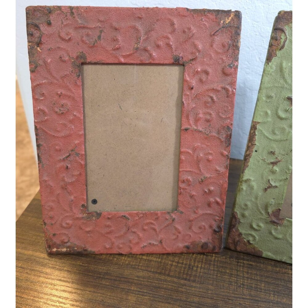 3 Embossed Metal Frames Rustic Distressed Red Green Blue 4x6 CreativeCo-Op - Picture 2 of 15